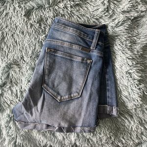 KANCAN JEAN SHORTS SIZE W27